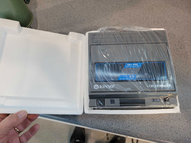 Kinyo KR-22 VHS Rewinder NEW - photo 3