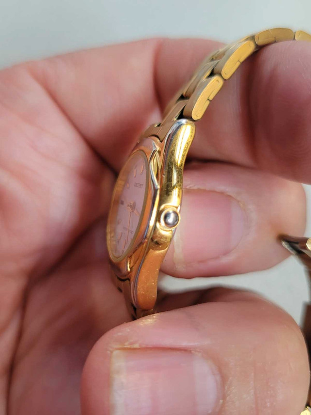Ladies Orient quartz dress watch in good condition - photo 2
