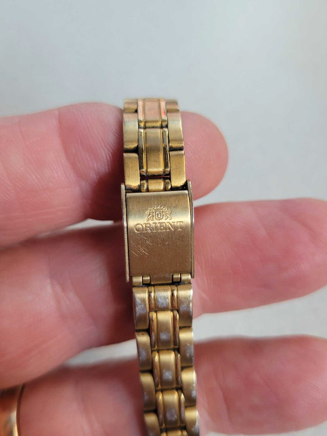 Ladies Orient quartz dress watch in good condition - photo 4