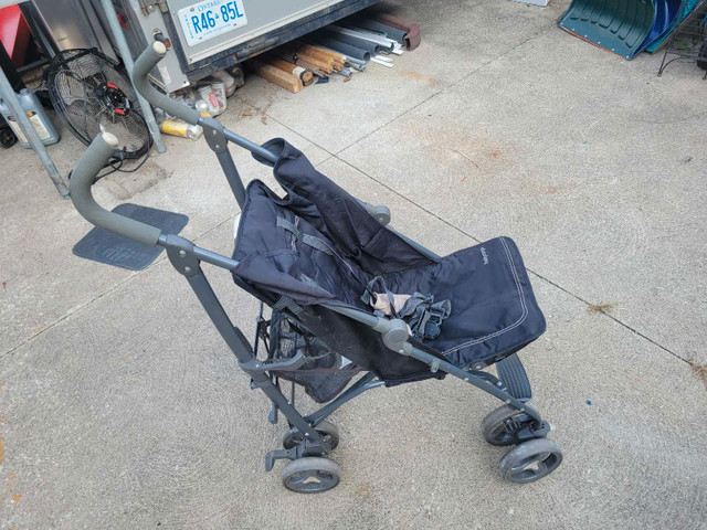 Umbrella Stroller lightweight with recline feature