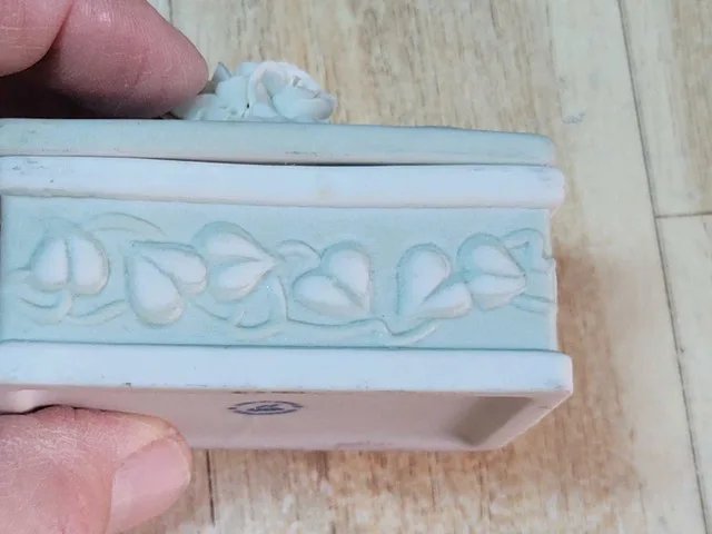 Vintage Capodimonte porcelain trinket box With Applied Roses. image indicator(4)