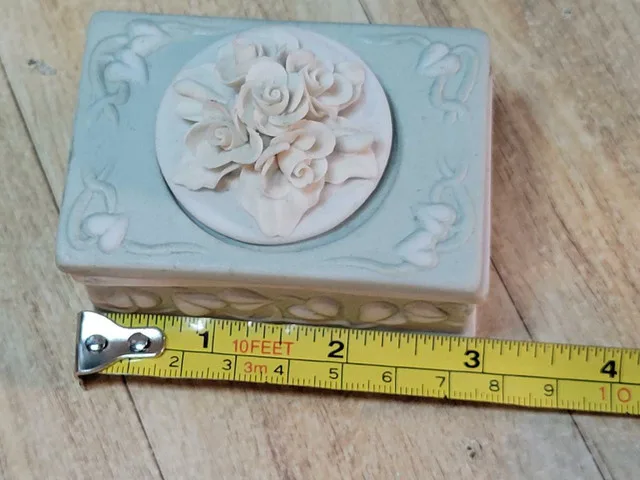 Vintage Capodimonte porcelain trinket box With Applied Roses. image indicator(5)