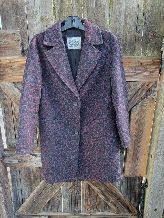 Ladies Levi's 3/4 length coat. Great color. Size extra small thumbnail