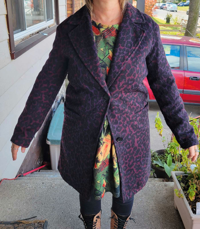 Ladies Levi's 3/4 length coat. Great color. Size extra small - photo 2