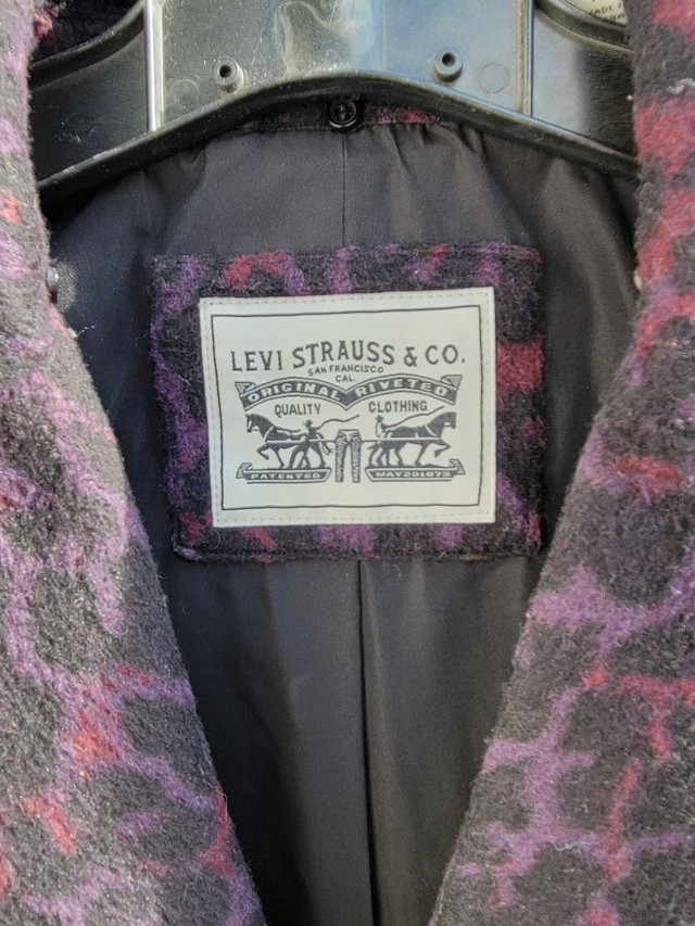 Ladies Levi's 3/4 length coat. Great color. Size extra small - photo 5