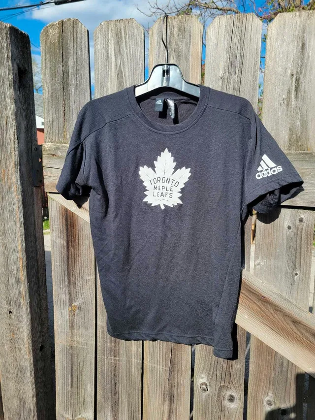 Adidas Toronto Maple Leafs tshirt size small thumbnail