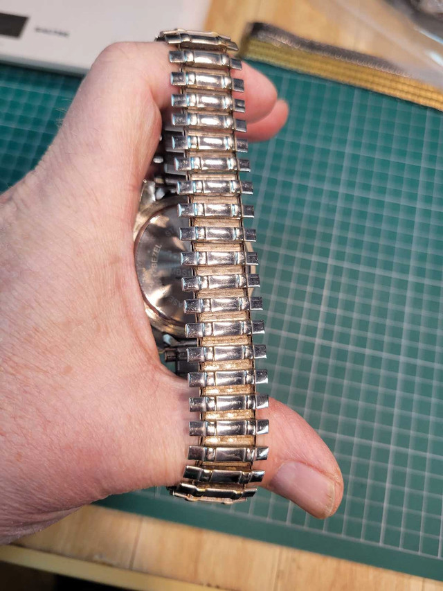 Men's large watch on expansion band - photo 3