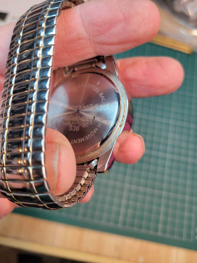 Men's large watch on expansion band - photo 4