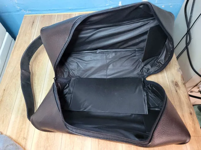 DEWAR'S Scotch 2 bottle carrying case, padded and divider image indicator(4)