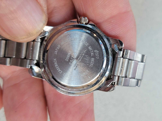 Ladies Wrangler Sport watch, great shape and has that diver feel - photo 5