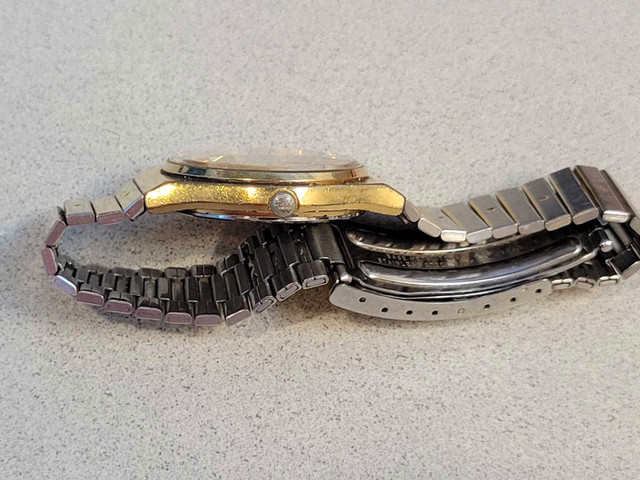 1980s Seiko SQ men's watch 6923-7099 as is - photo 3