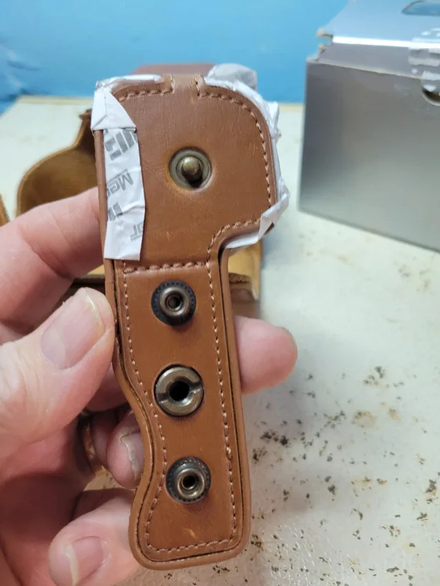 MegaGear Leather Camera Case for Sony Alpha A6300 image indicator(2)