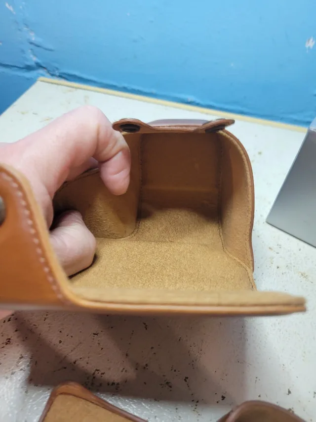 MegaGear Leather Camera Case for Sony Alpha A6300 image indicator(3)