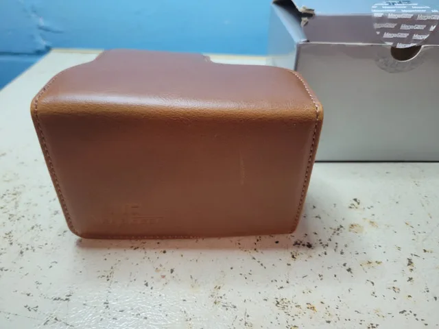 MegaGear Leather Camera Case for Sony Alpha A6300 image indicator(6)