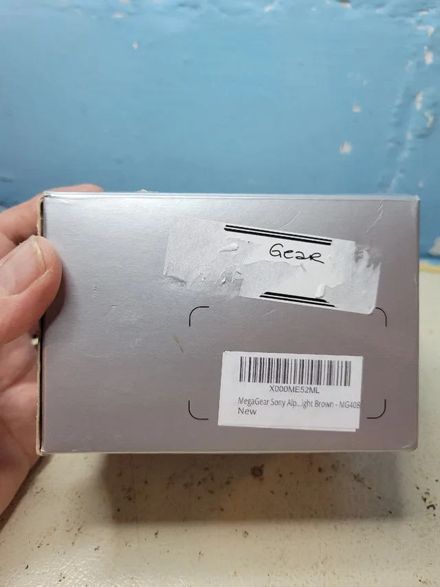 MegaGear Leather Camera Case for Sony Alpha A6300 image indicator(8)