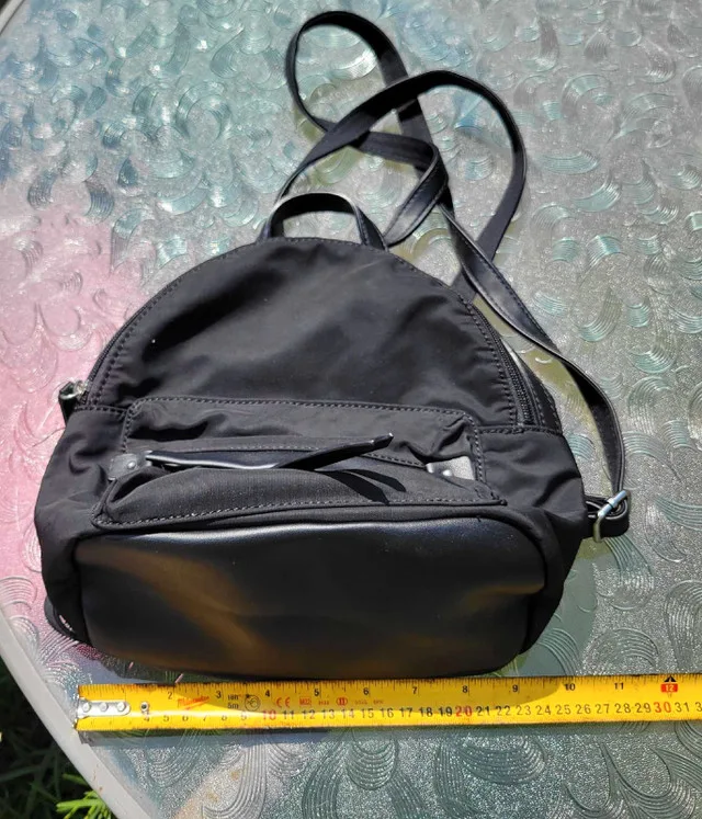 DAVID JONES BACKPACK / HANDBAG Black image indicator(8)