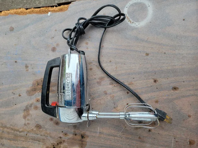 Vintage Dormeyer Silver Dormey Hand Mixer thumbnail