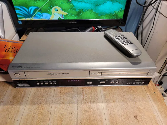 Philips DVD VCR Combo Player thumbnail