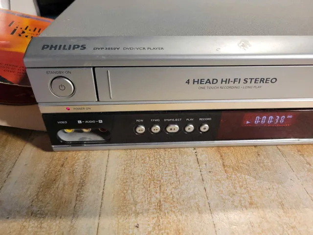 Philips DVD VCR Combo Player image indicator(3)
