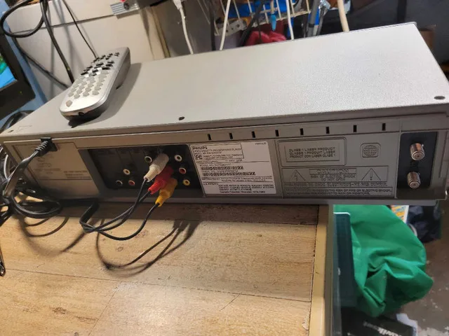 Philips DVD VCR Combo Player image indicator(4)