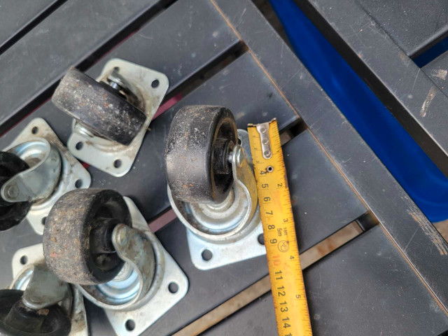 Swivell casters set of 5 in good shape . - photo 4