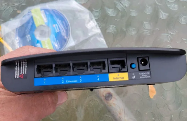 Linksys E1200 Wireless-N Router image indicator(3)