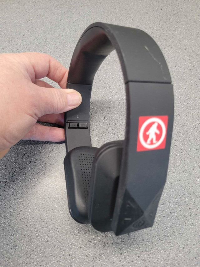 Tuis - Wireless Bluetooth Headphones
