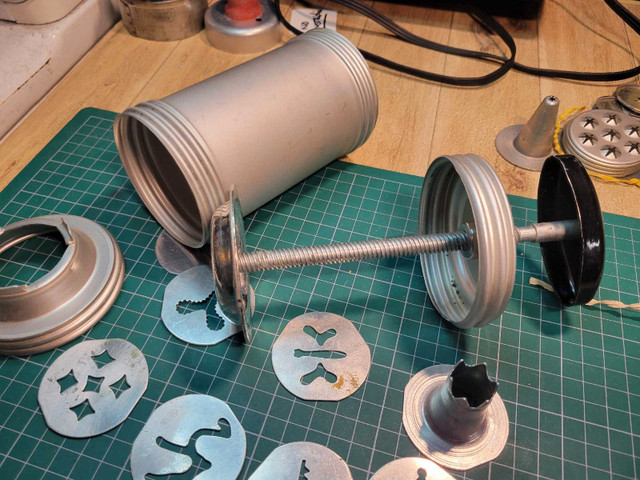 Vintage Mirro Cookie Press 10 Disc 1 Tip - photo 3
