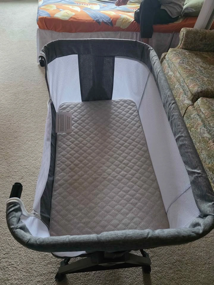 Bassinet / bedside sleeper for baby - photo 3