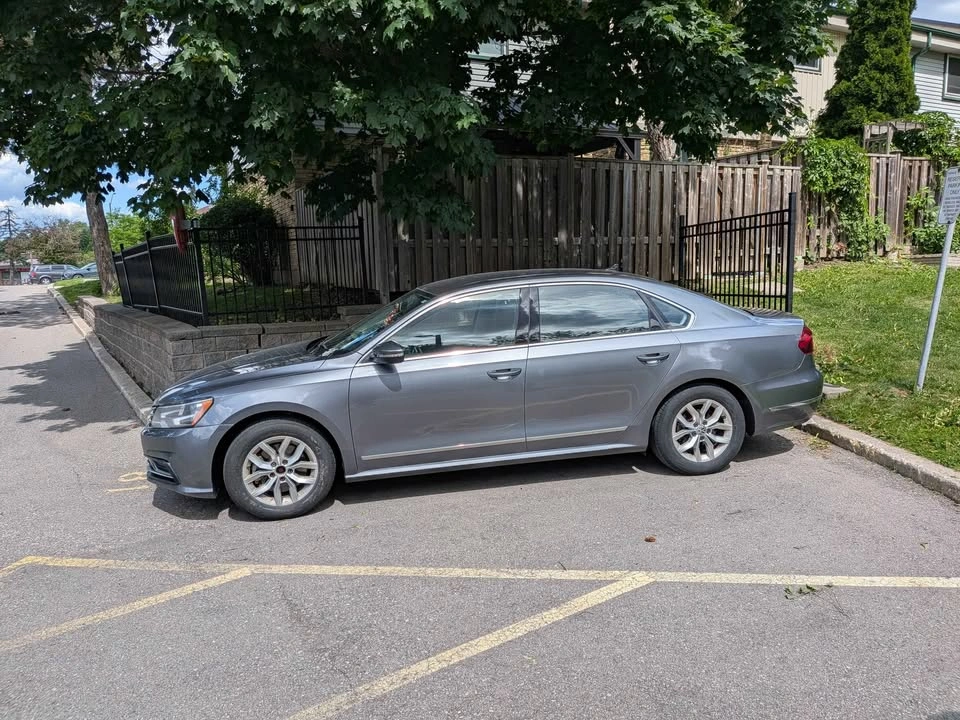 2017 Volkswagen Passat Clean Carfax No Accidents - photo 2