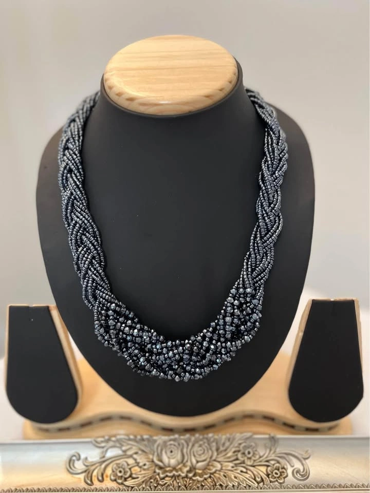Pearl Neck piece - photo 2