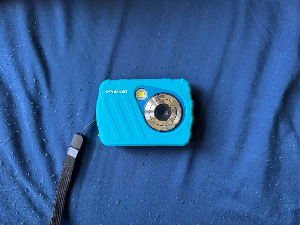 Polaroid iS048 Waterproof Digital Camera - photo 3