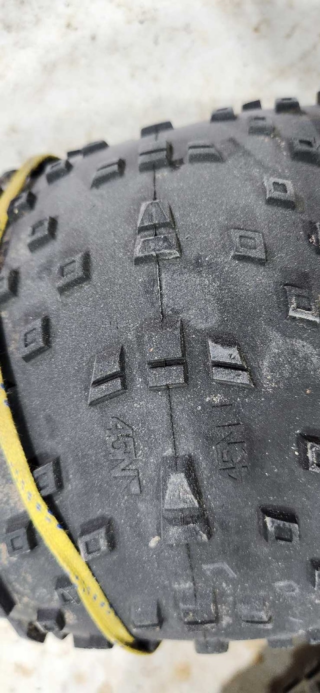 45NRTH FAT BIKE TIRE 26x4.8 Husker Du. Two available - photo 3