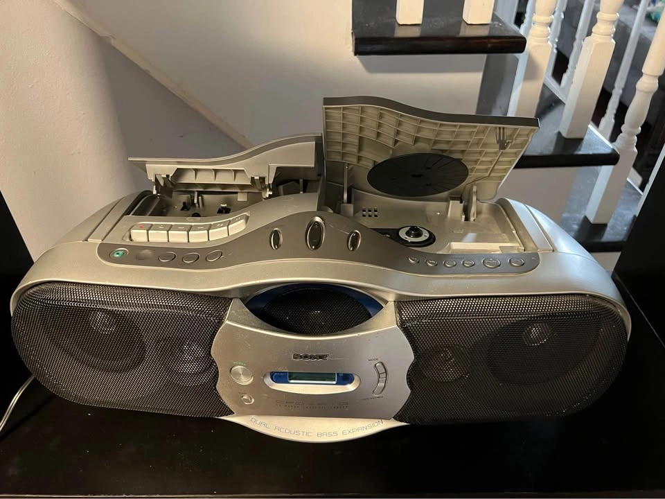 Sony Cassette Tape, radio player with remote (CD player doesn’t - photo 3