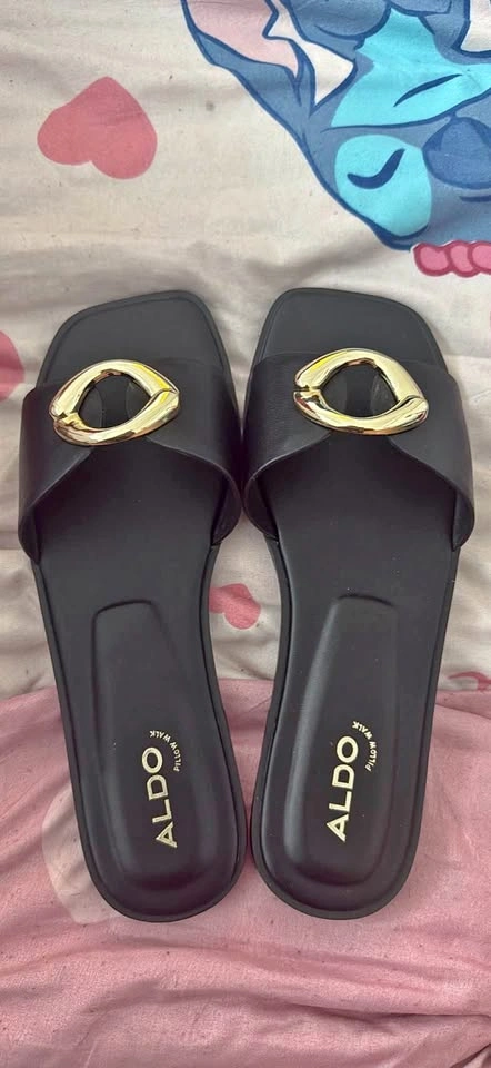 Aldo Pillow walk slides size 7 US