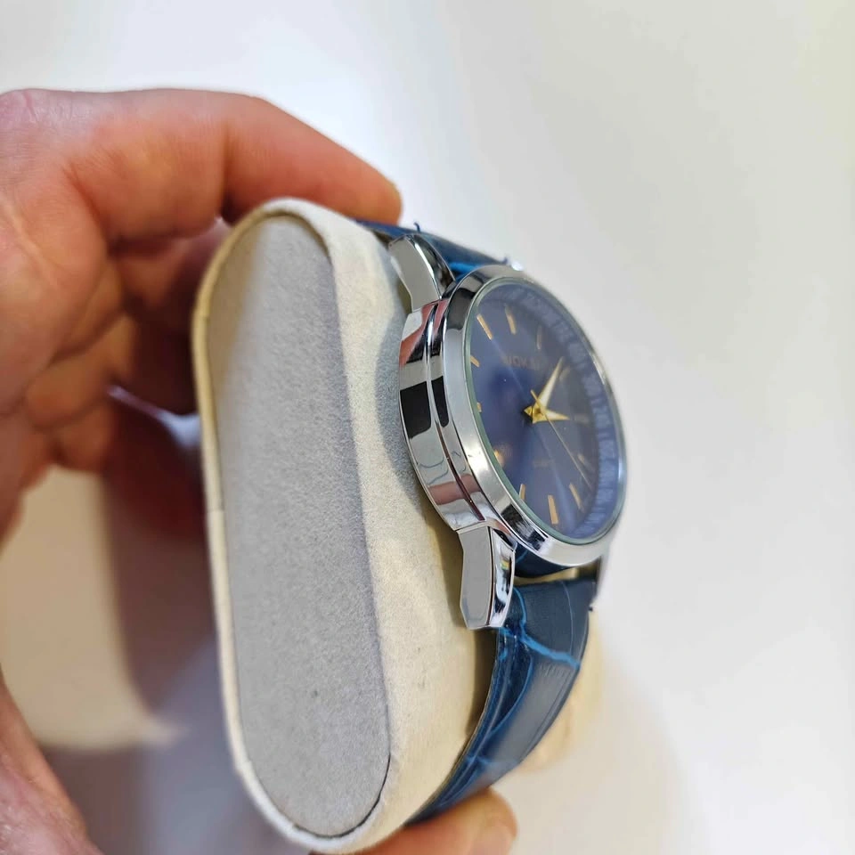 Elegant Men's dress watch with blue dial - photo 3