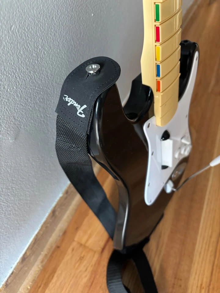 TESTED- Wireless Wii Rockband/Guitar Hero controller - photo 3