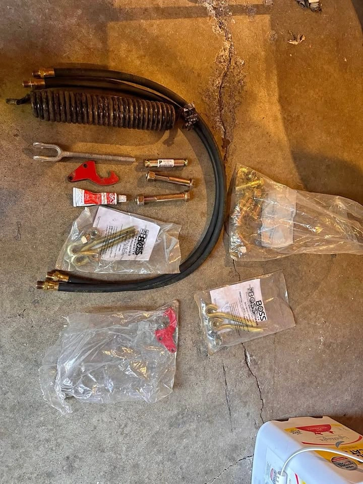 BOSS Snow plow OEM Parts Lot – Hydraulic Hoses, Hardware Kits