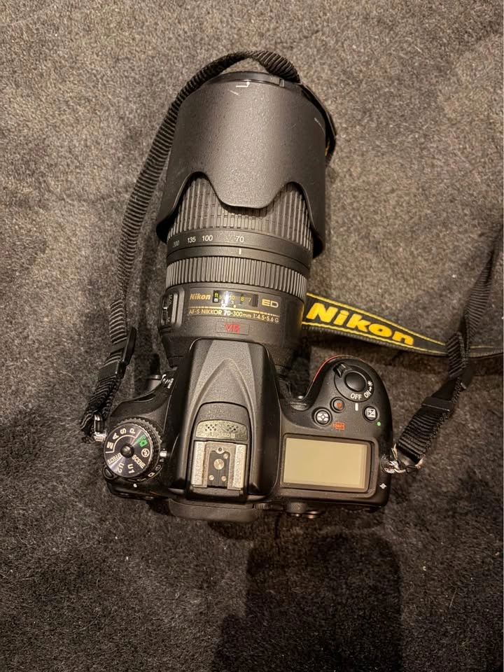 Nikon D7200 DSLR + 70-300mm VR Lens + 50mm f/1.8G Lens - photo 3
