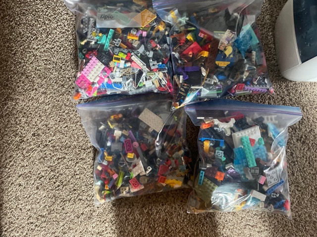7.5 lbs Genuine LEGO Bulk Lot – Mixed Themes