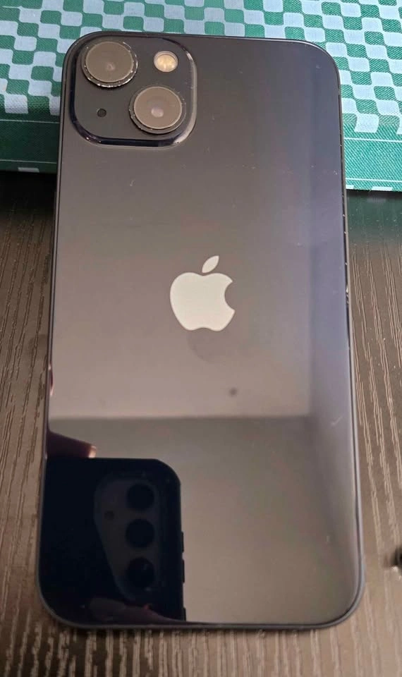 IPhone 13 - photo 2