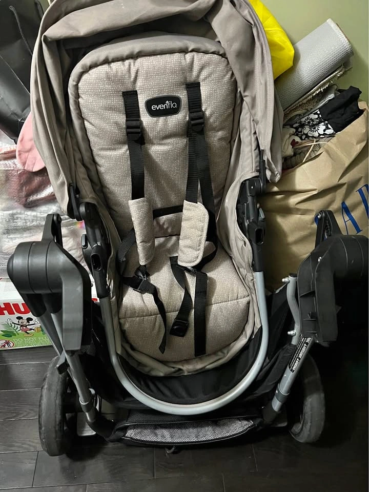 Evenflo Pivot Modular Travel System with LiteMax Car Seat