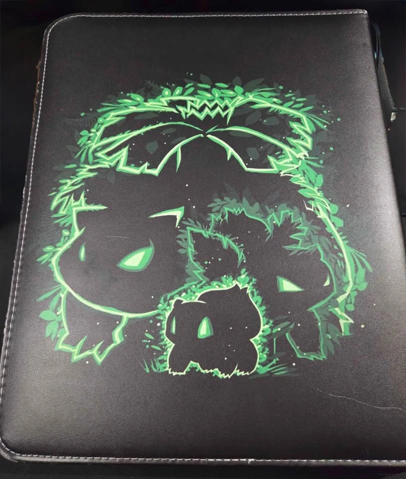 Pokémon Charizard/venusaur binder and cards - photo 2