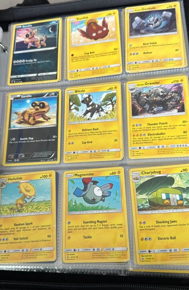 Pokémon Charizard/venusaur binder and cards - photo 4