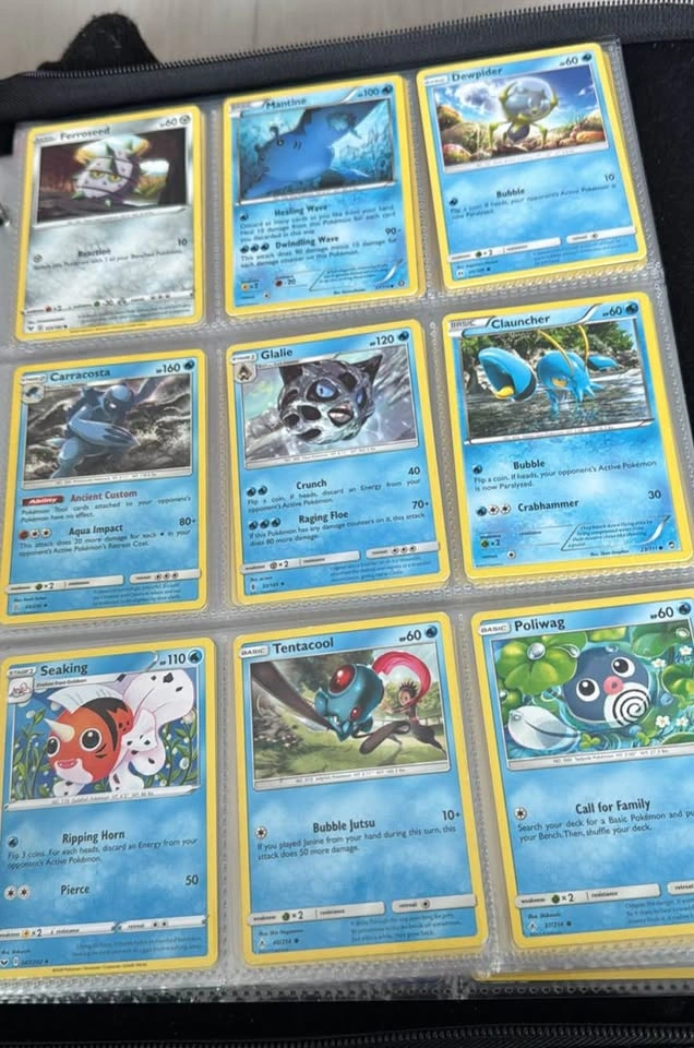 Pokémon Charizard/venusaur binder and cards - photo 5