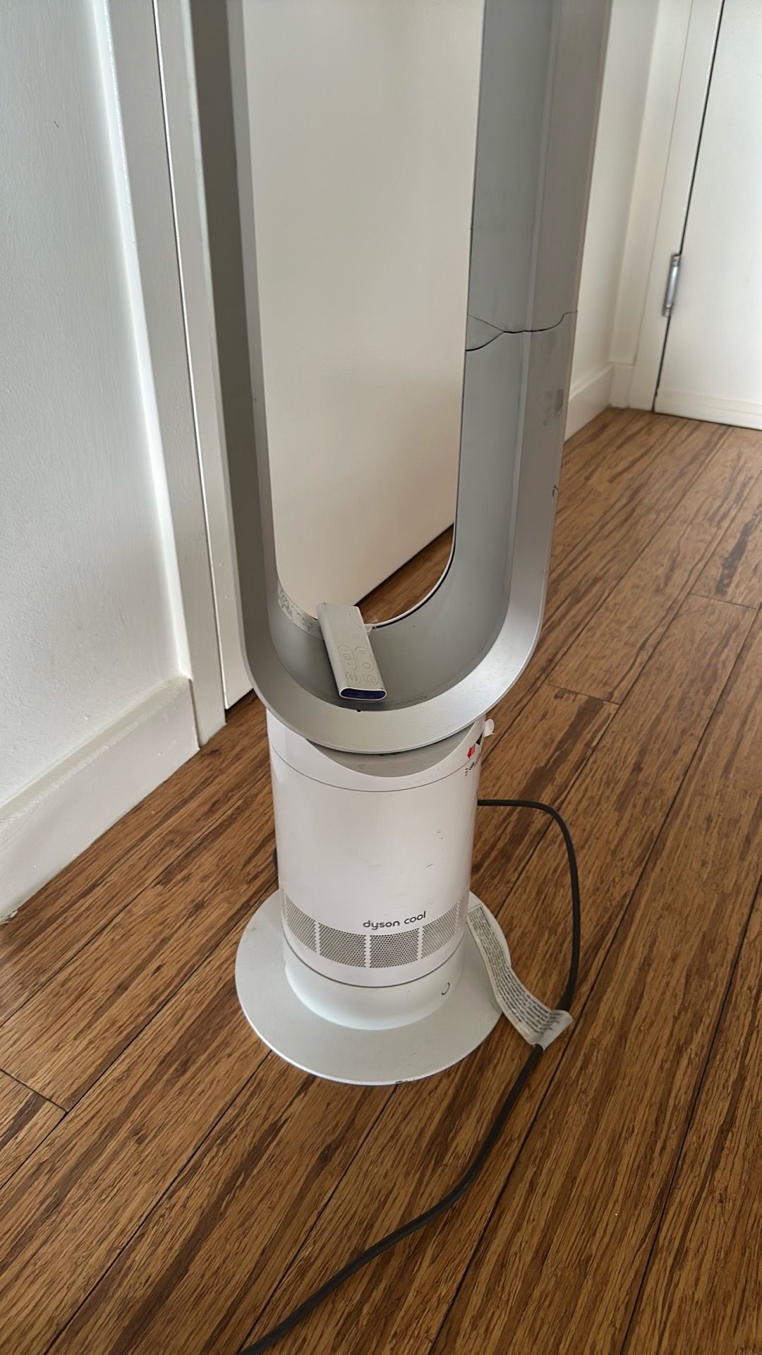 Dyson fan with remote - photo 2