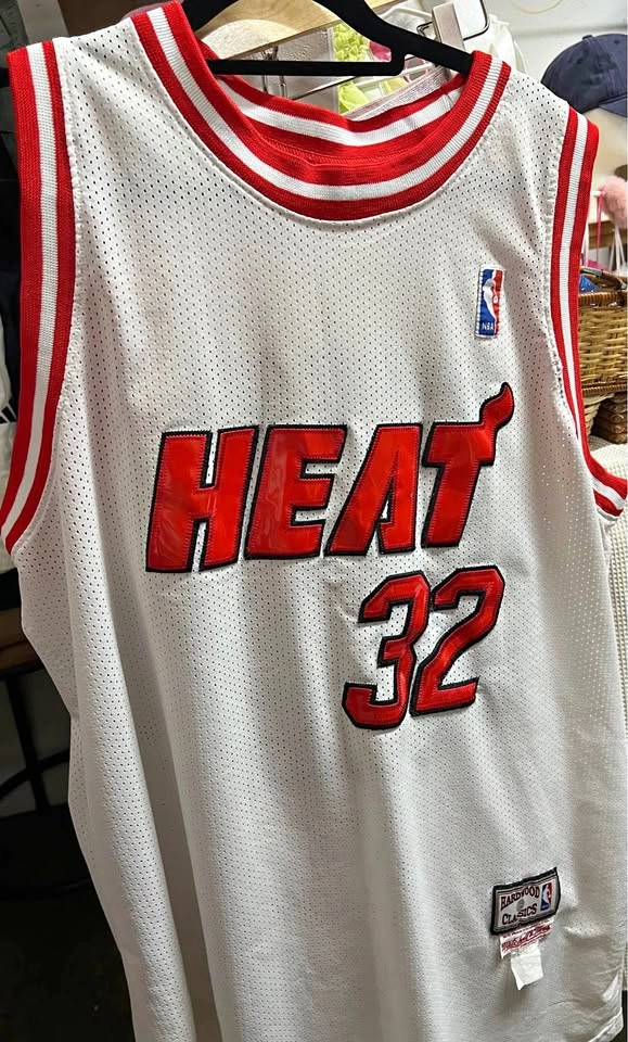 ⚽ White Basketball Jersey