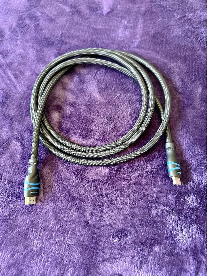 High quality HDMI to HDMI cable