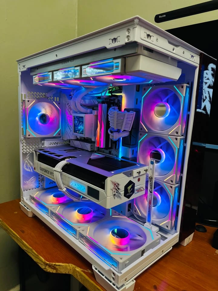 Ultimate 4K White THEME Gaming PC | RTX 5080 | Ryzen 7 9800X3D - photo 2