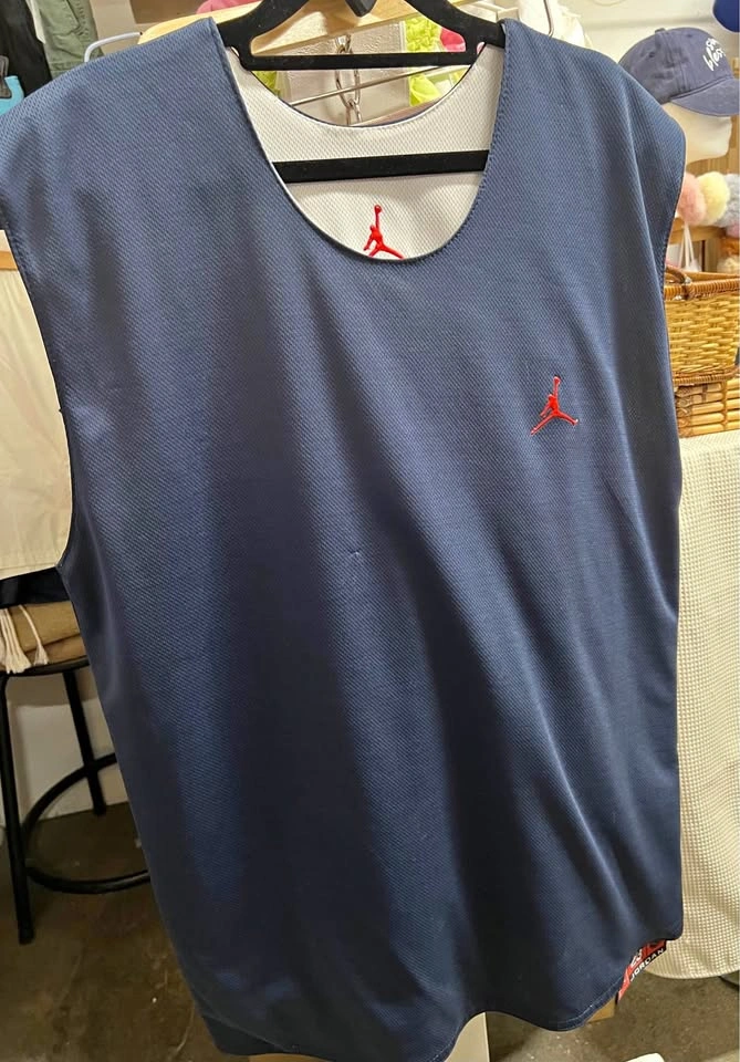 ⚽ Sleeveless active wear